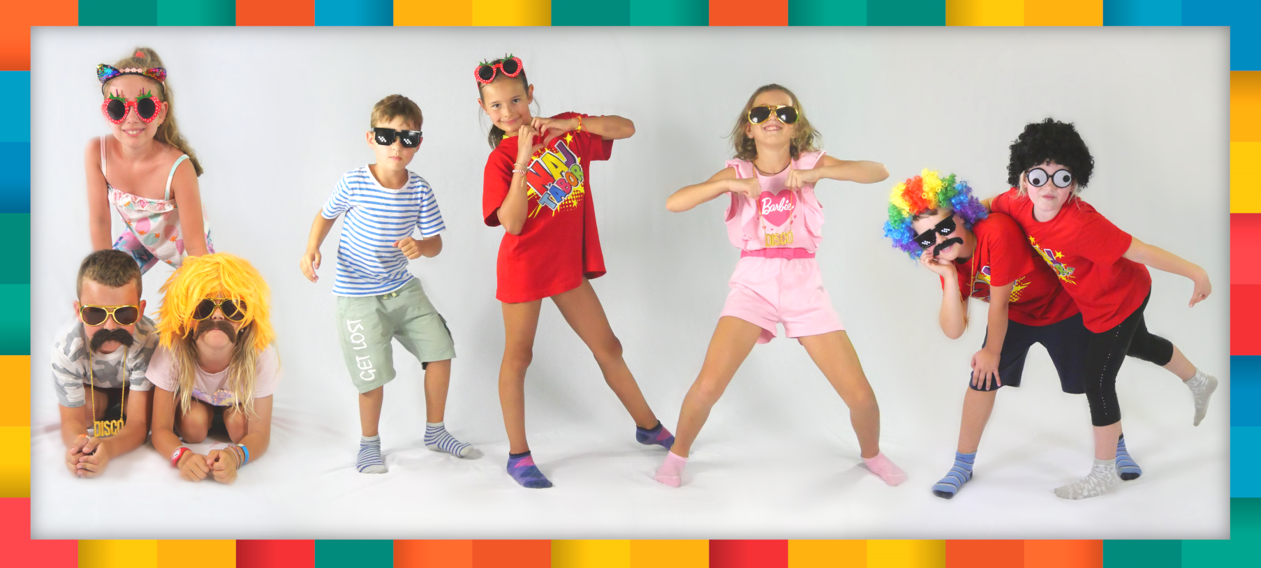 Šťastné deti pri profi fotení v štúdiu v rámci denného letného tábora v BB